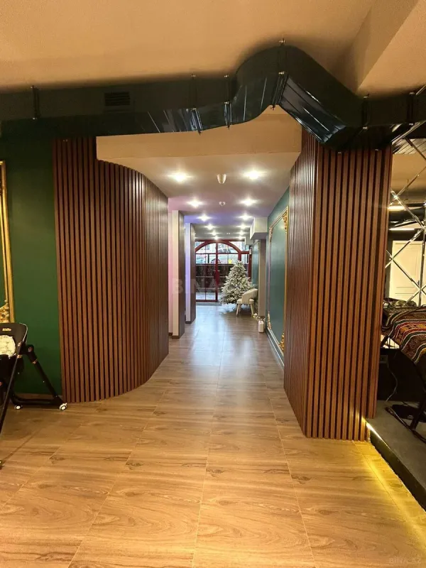 Satılır obyekt 550 m²