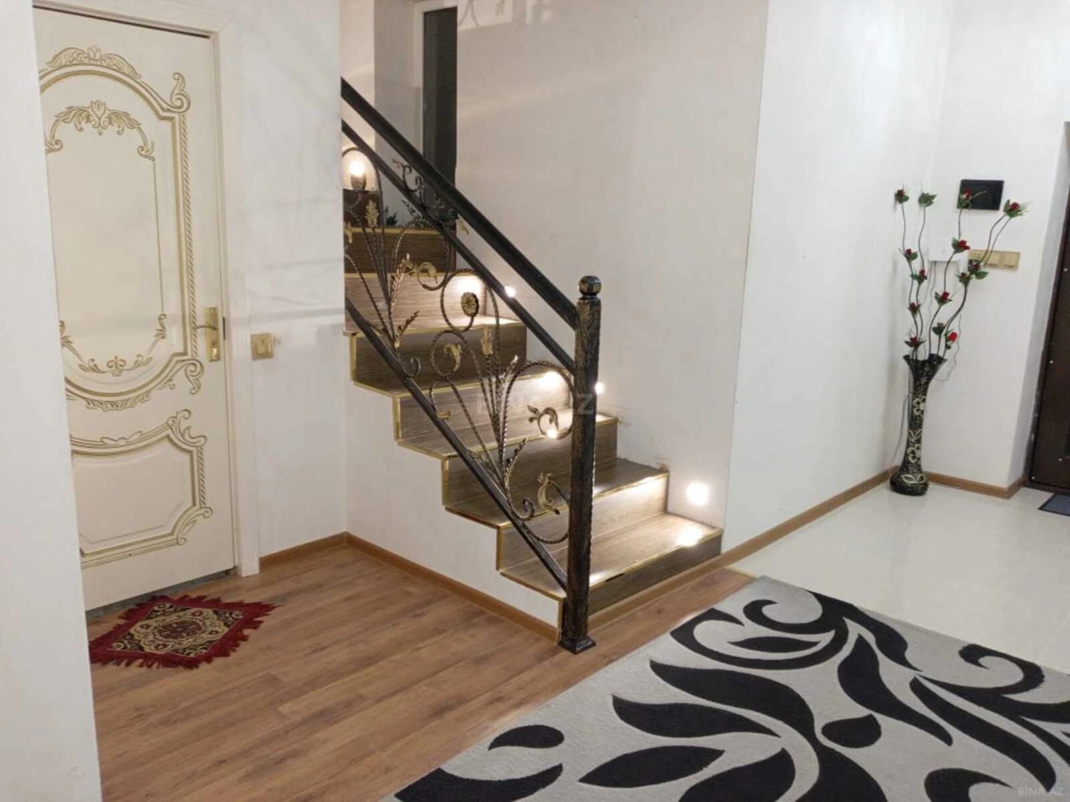 Satılır 4 otaqlı həyət evi 200 m²