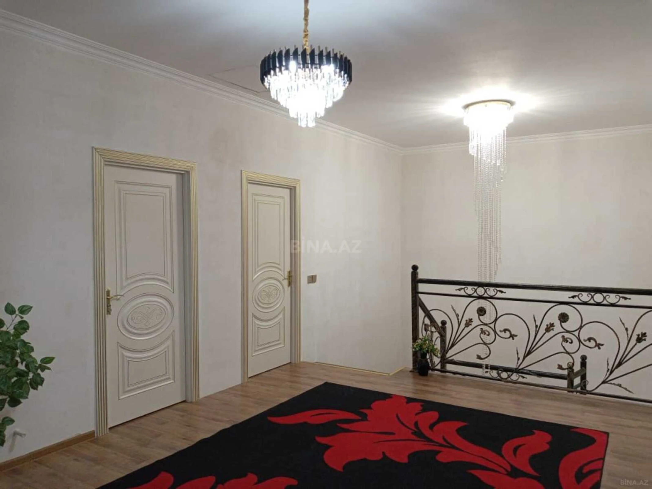 Satılır 4 otaqlı həyət evi 200 m²