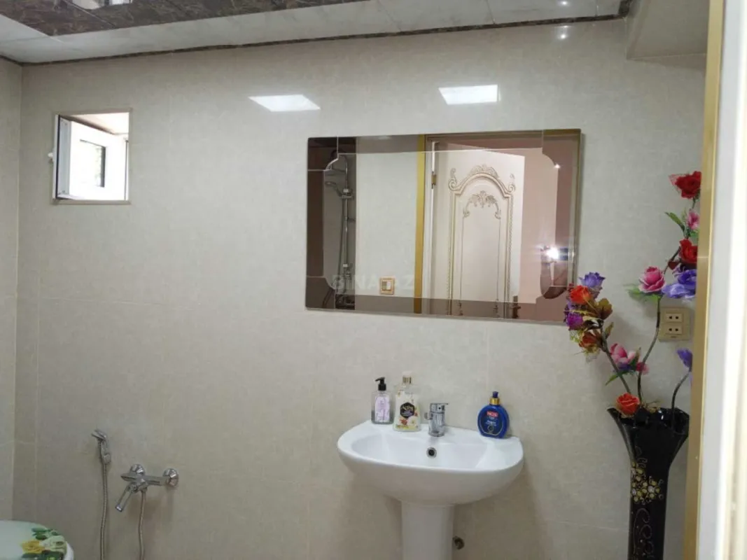 Satılır 4 otaqlı həyət evi 200 m²