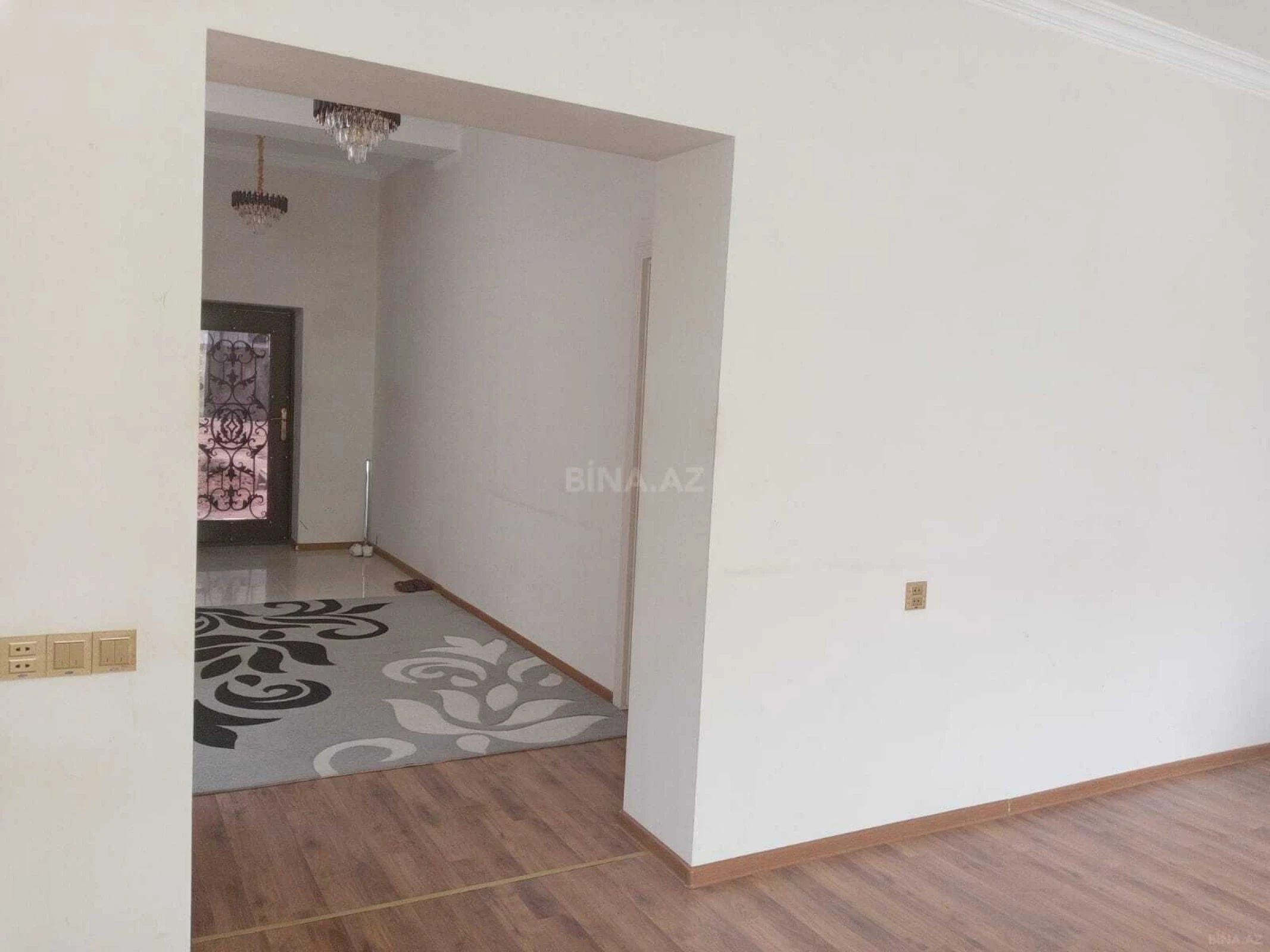 Satılır 4 otaqlı həyət evi 200 m²