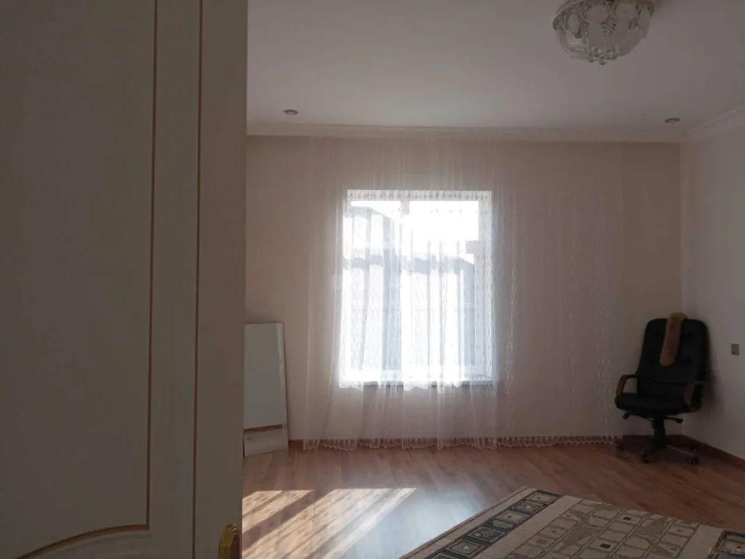 Satılır 4 otaqlı həyət evi 200 m²