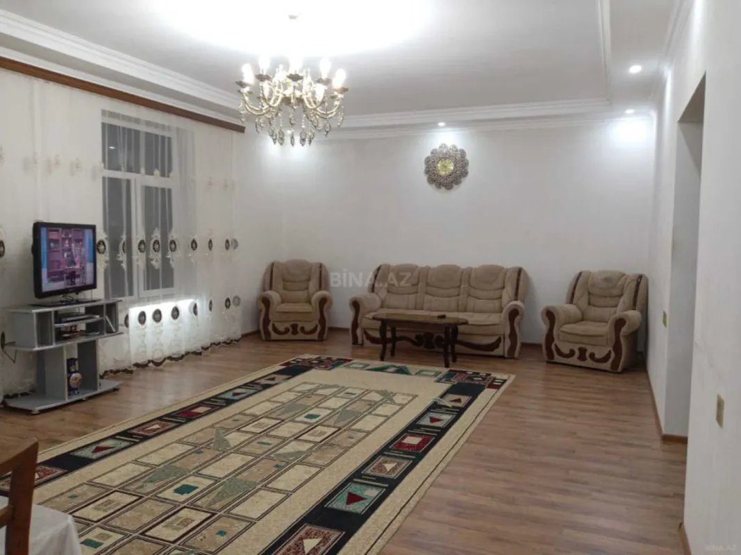 Satılır 4 otaqlı həyət evi 200 m²