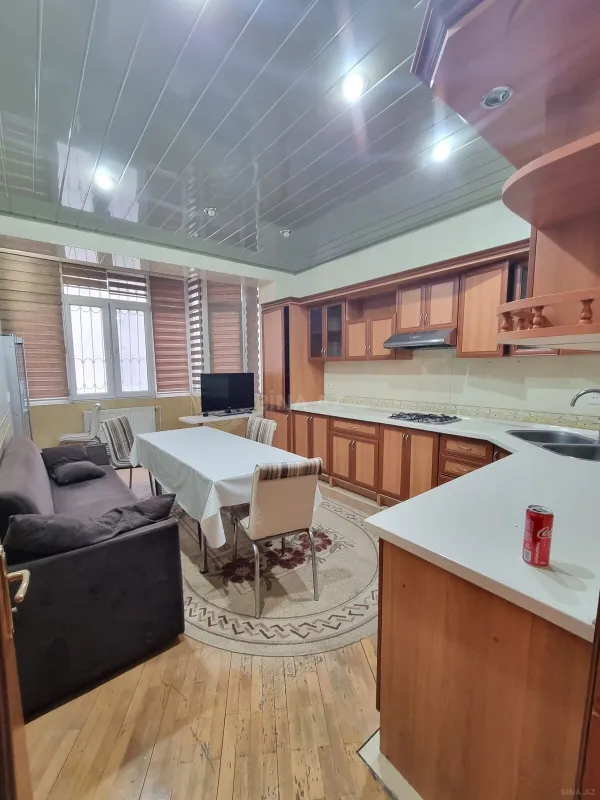 Satılır 4 otaqlı mənzil 170 m²