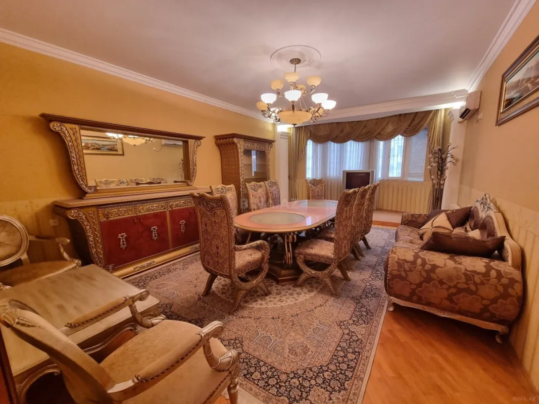 Satılır 4 otaqlı mənzil 170 m²
