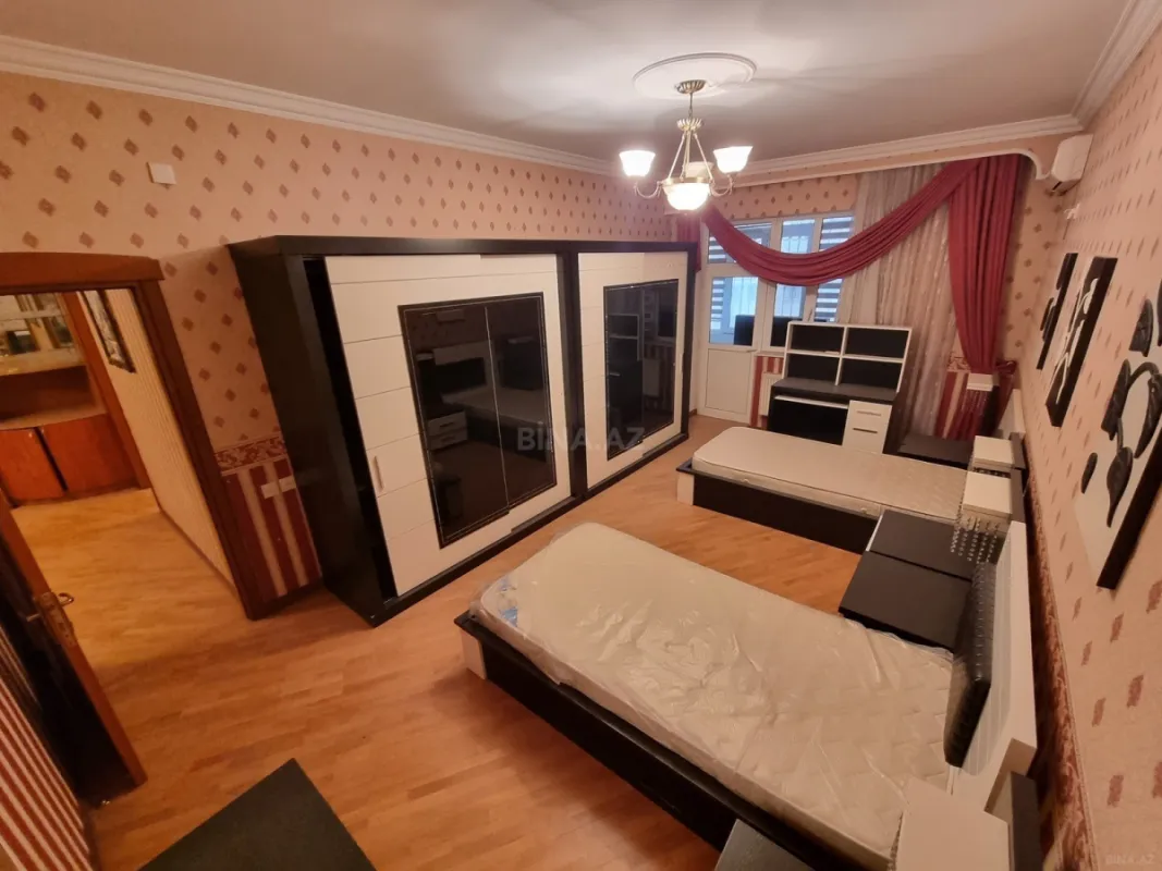 Satılır 4 otaqlı mənzil 170 m²