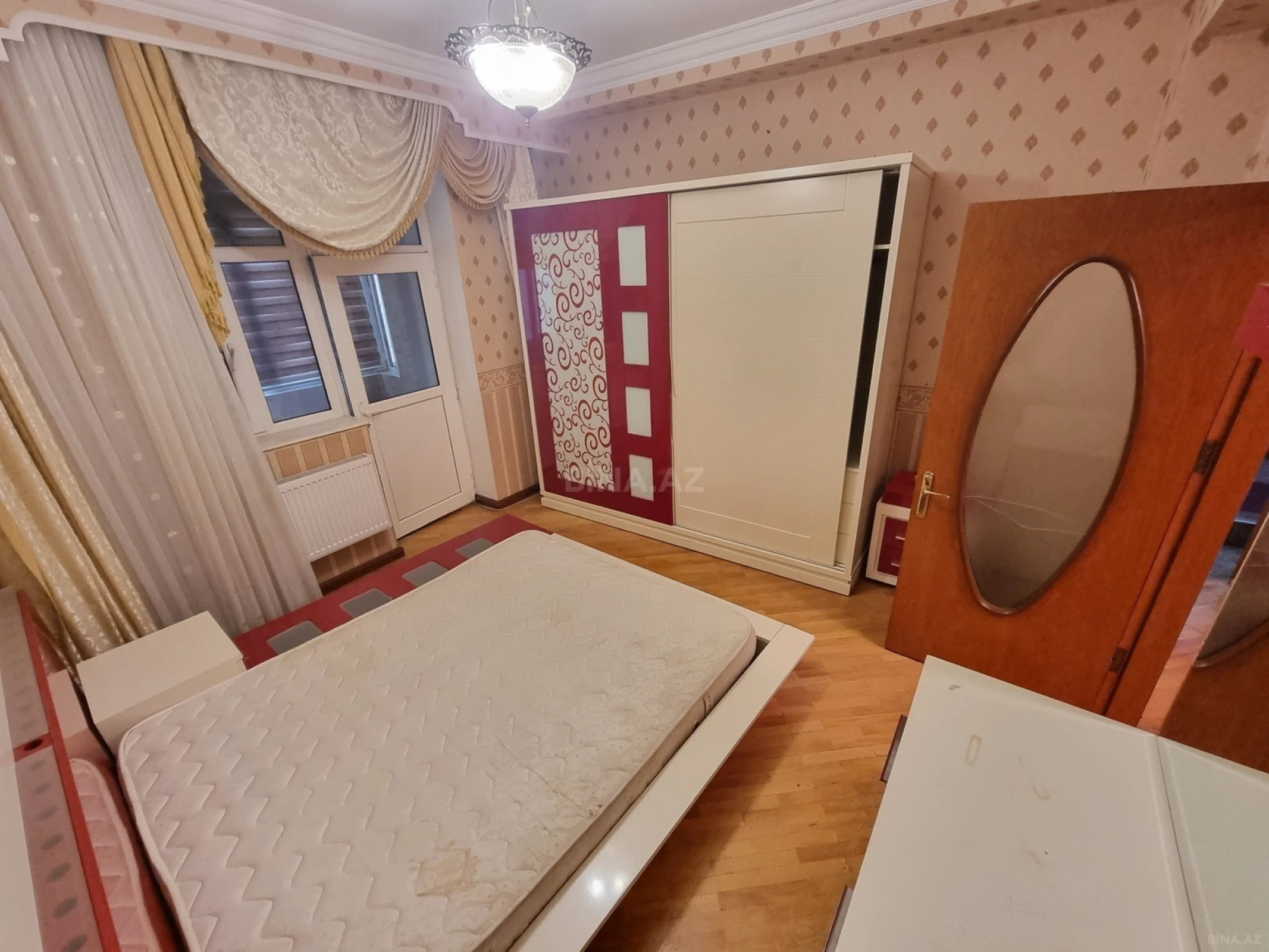 Satılır 4 otaqlı mənzil 170 m²