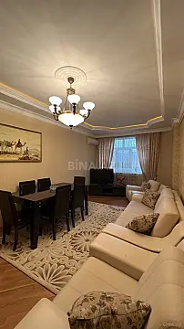 Satılır 3 otaqlı mənzil 132 m²