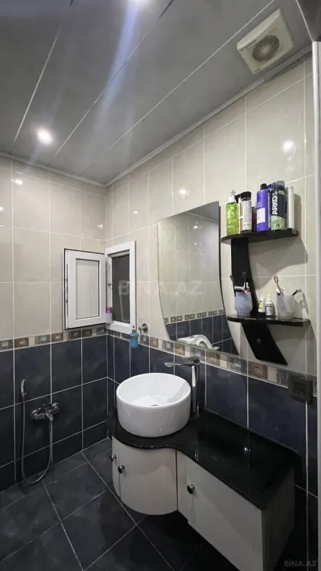 Satılır 3 otaqlı mənzil 132 m²