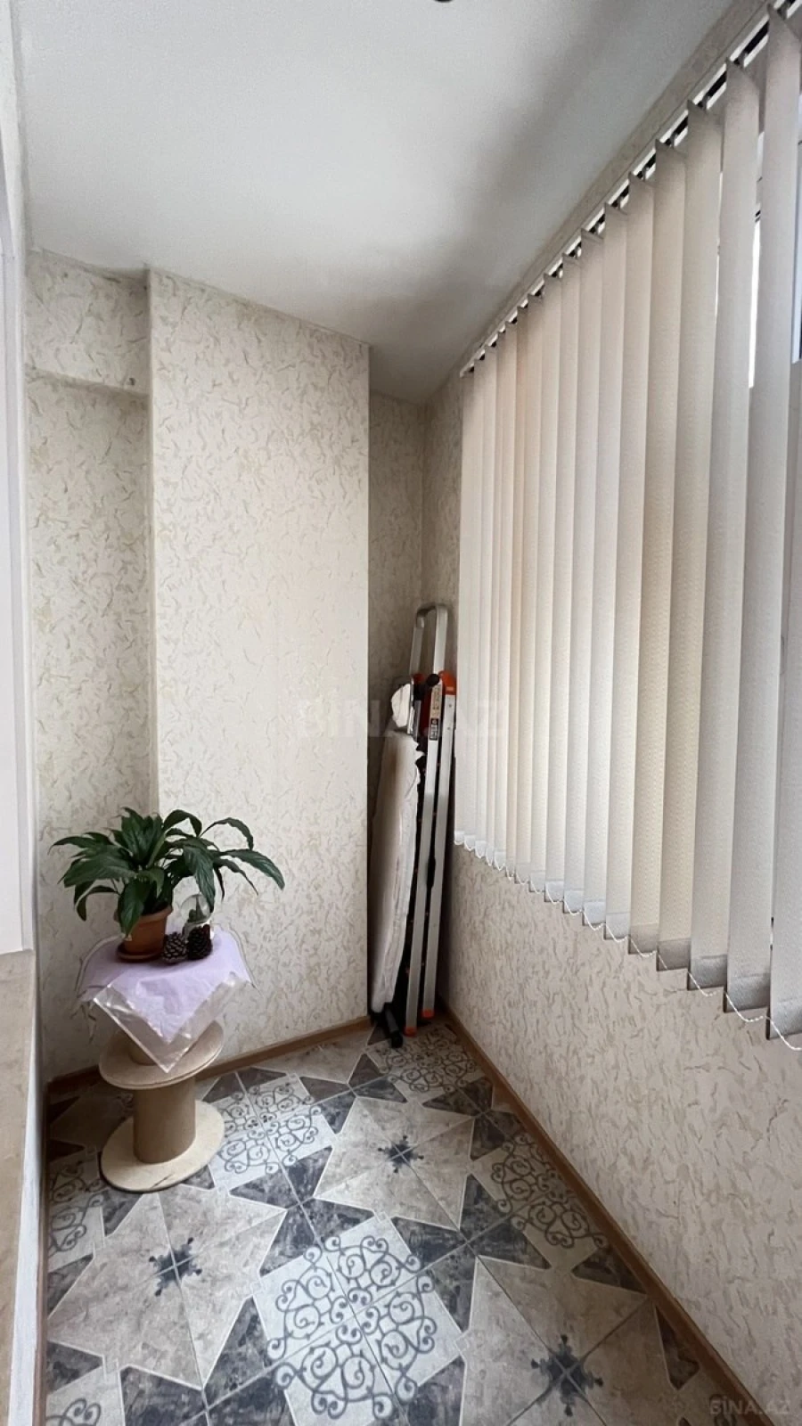 Satılır 3 otaqlı mənzil 132 m²
