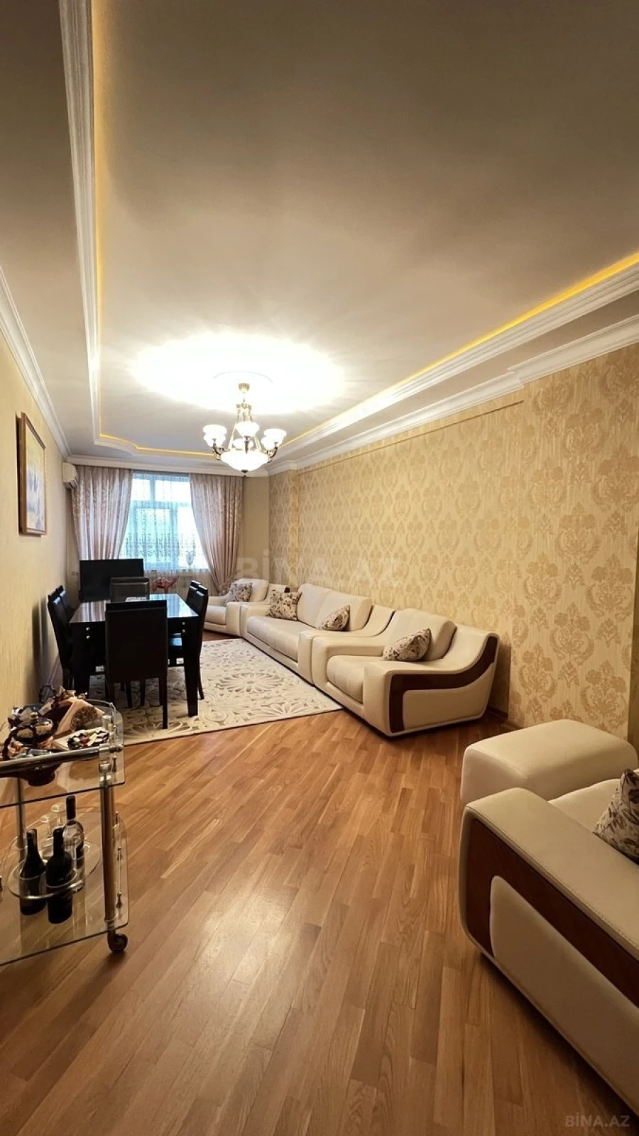 Satılır 3 otaqlı mənzil 132 m²