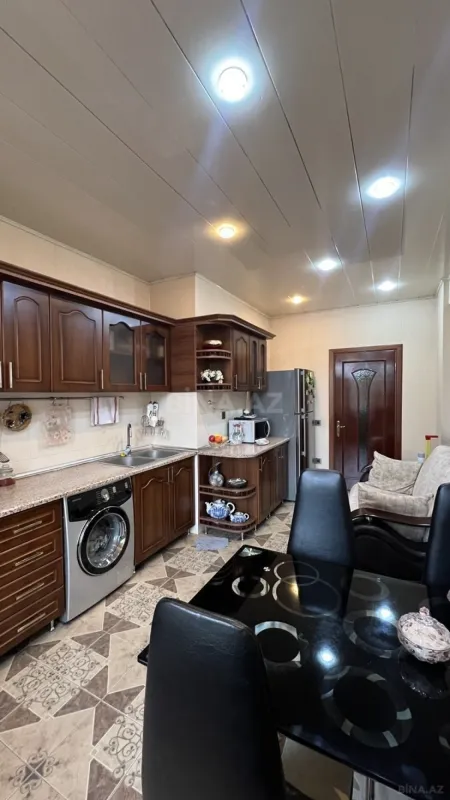 Satılır 3 otaqlı mənzil 132 m²