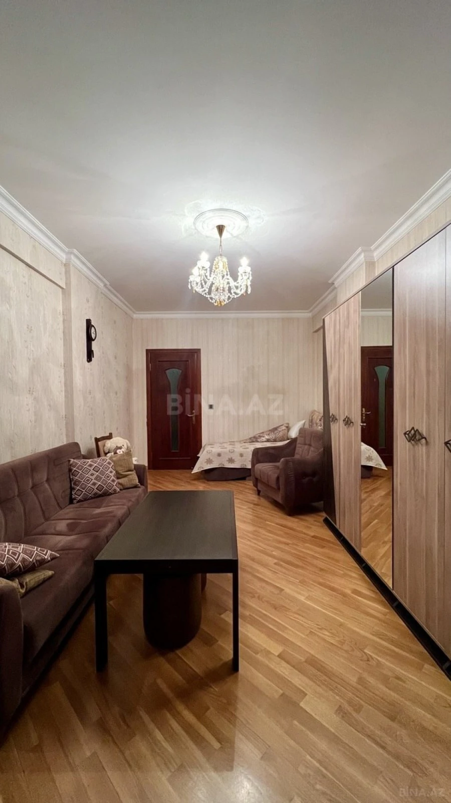 Satılır 3 otaqlı mənzil 132 m²