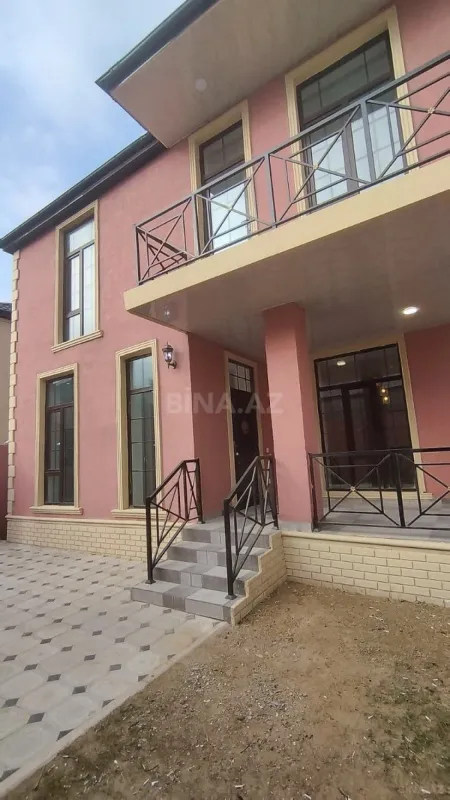 Satılır 4 otaqlı həyət evi 155 m²