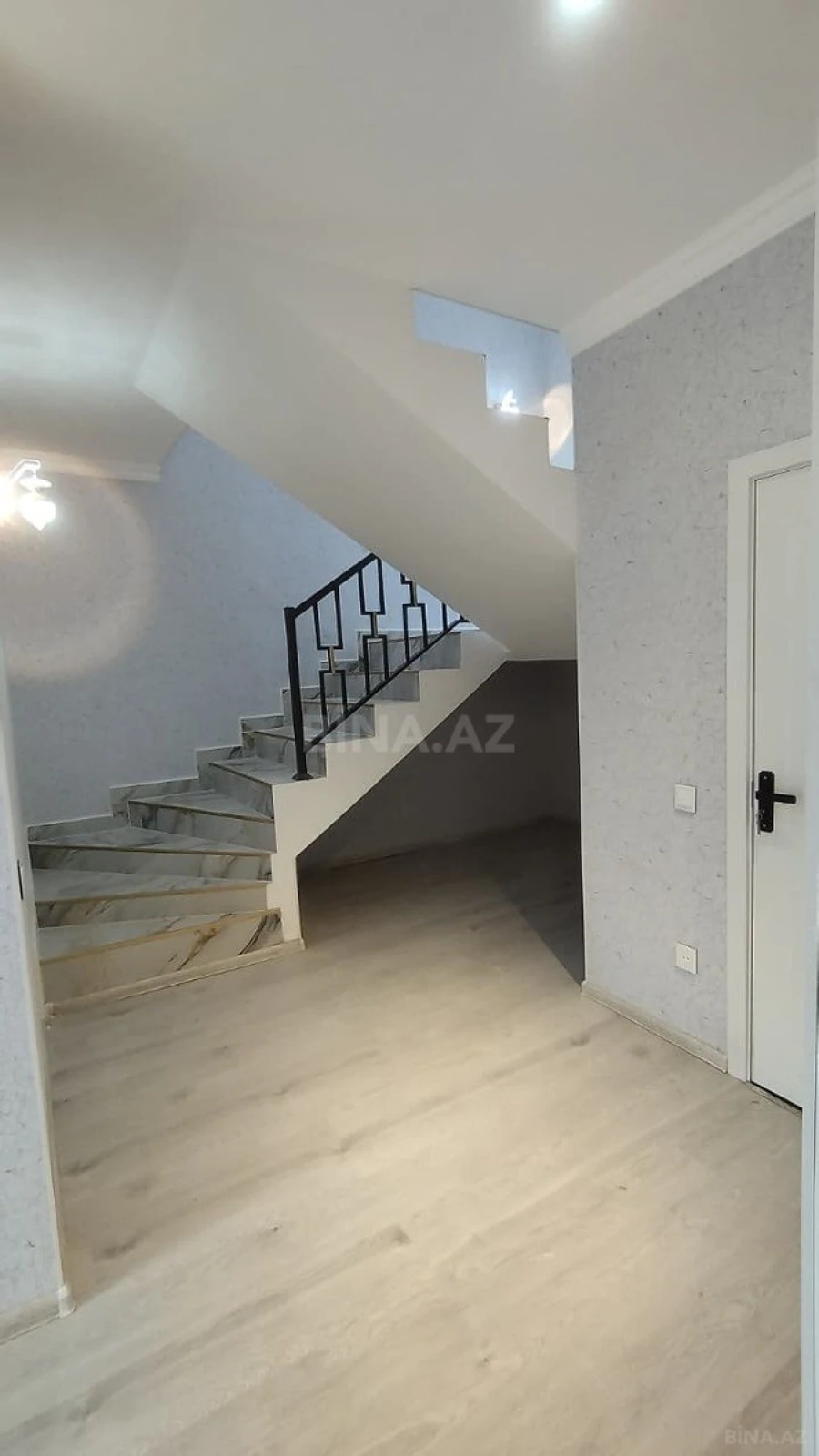 Satılır 4 otaqlı həyət evi 155 m²