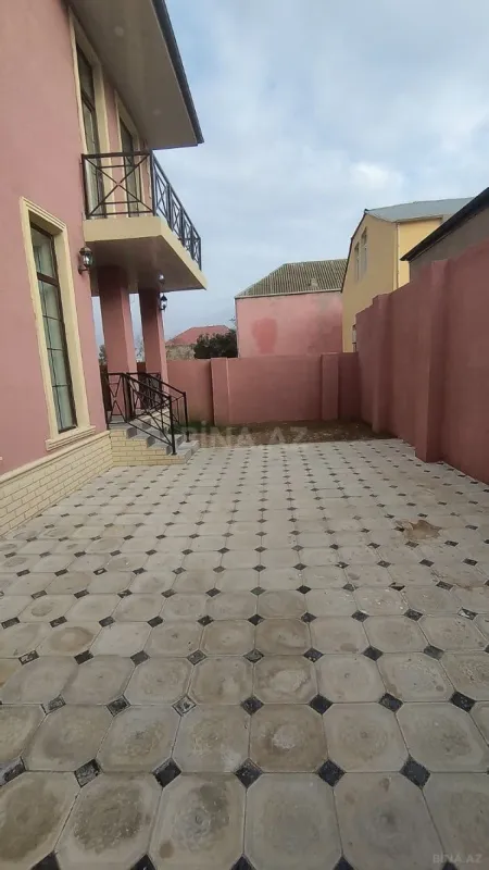 Satılır 4 otaqlı həyət evi 155 m²