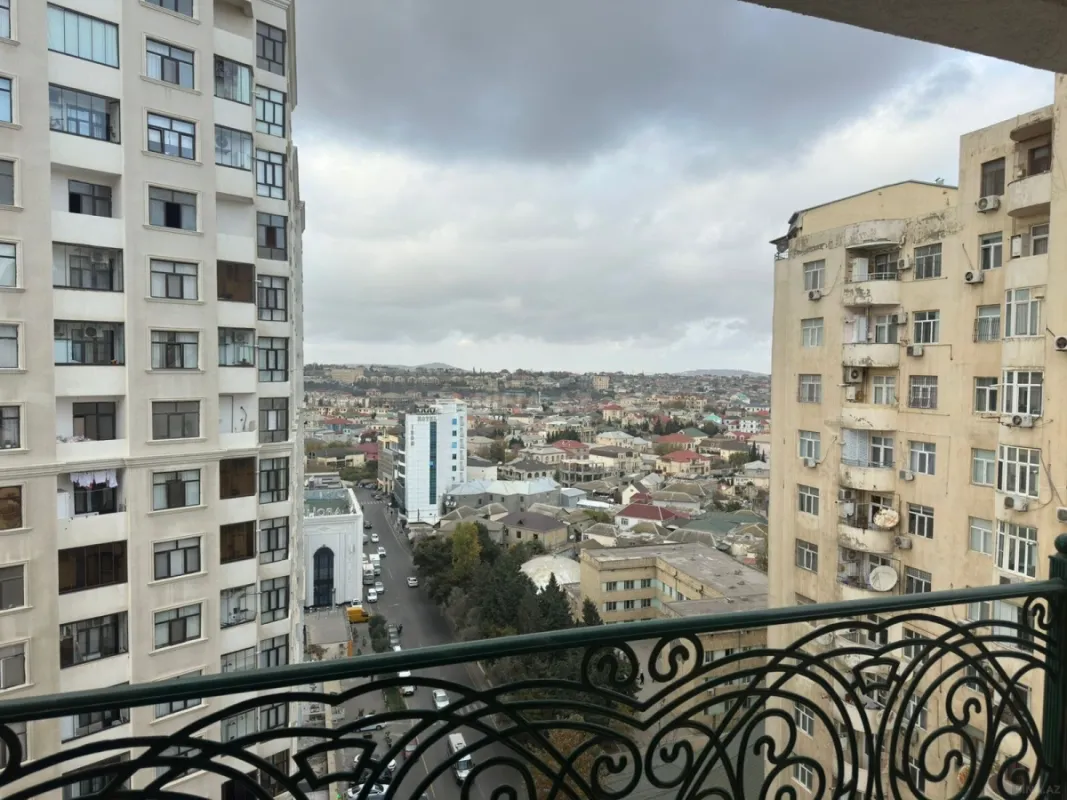 Satılır 3 otaqlı mənzil 110 m²