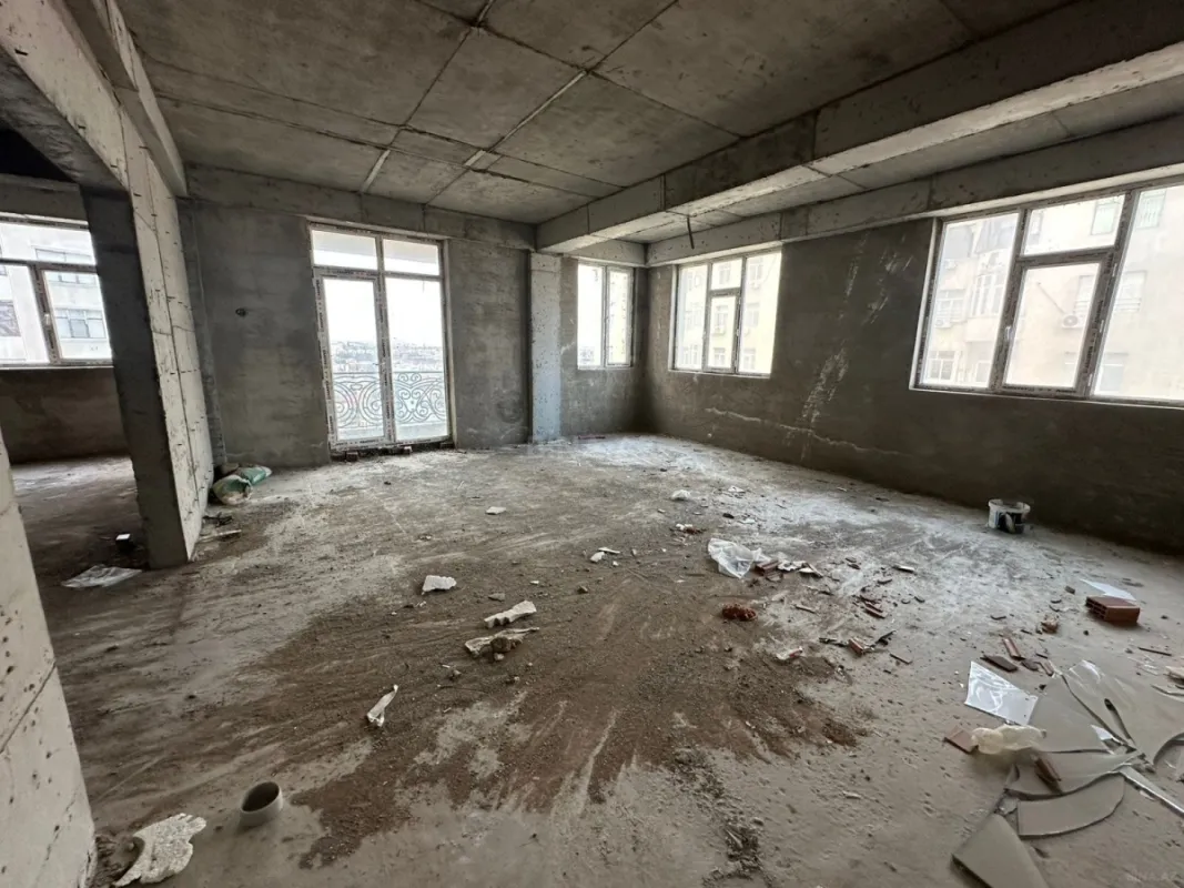 Satılır 3 otaqlı mənzil 110 m²