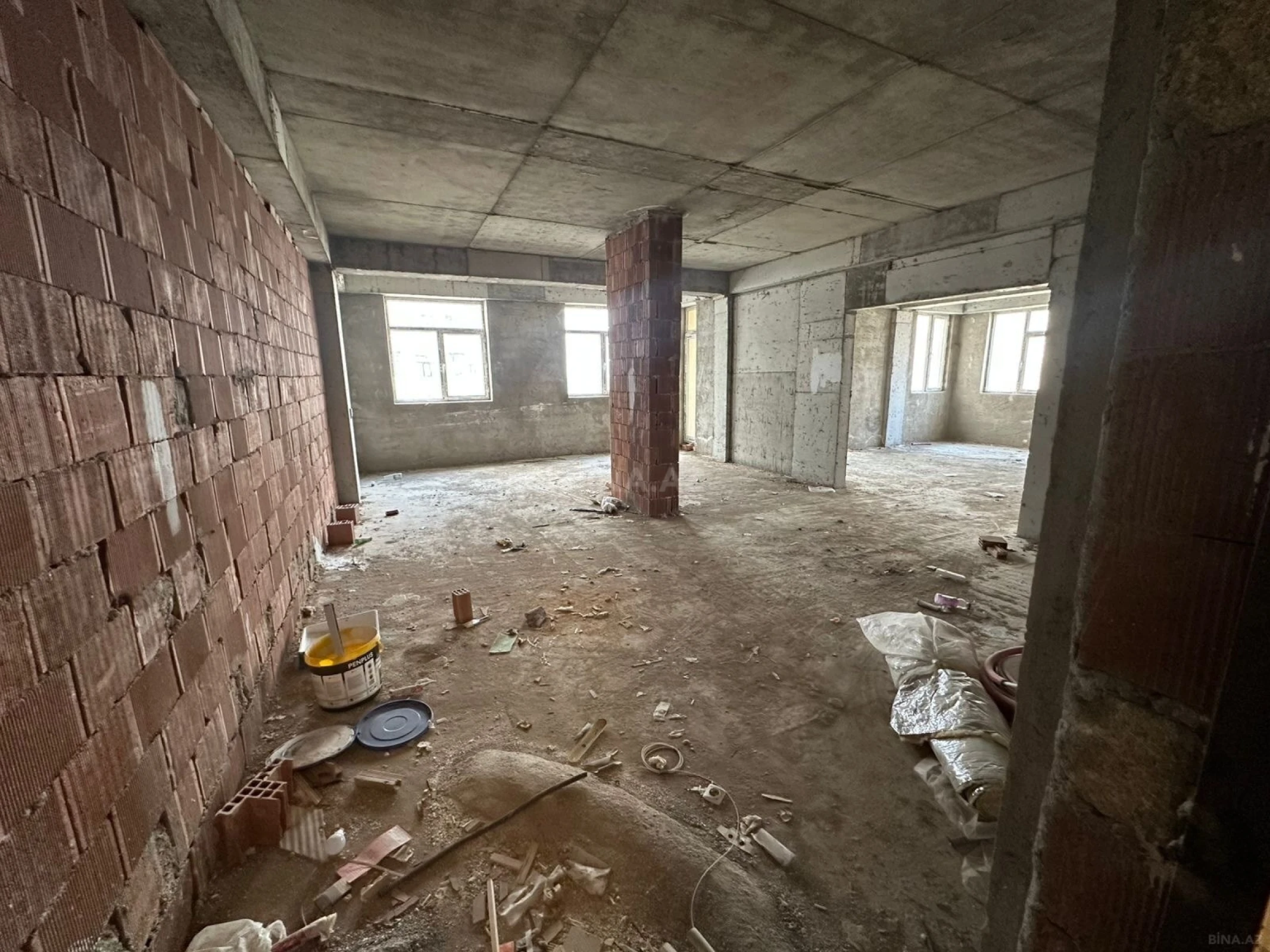 Satılır 3 otaqlı mənzil 110 m²