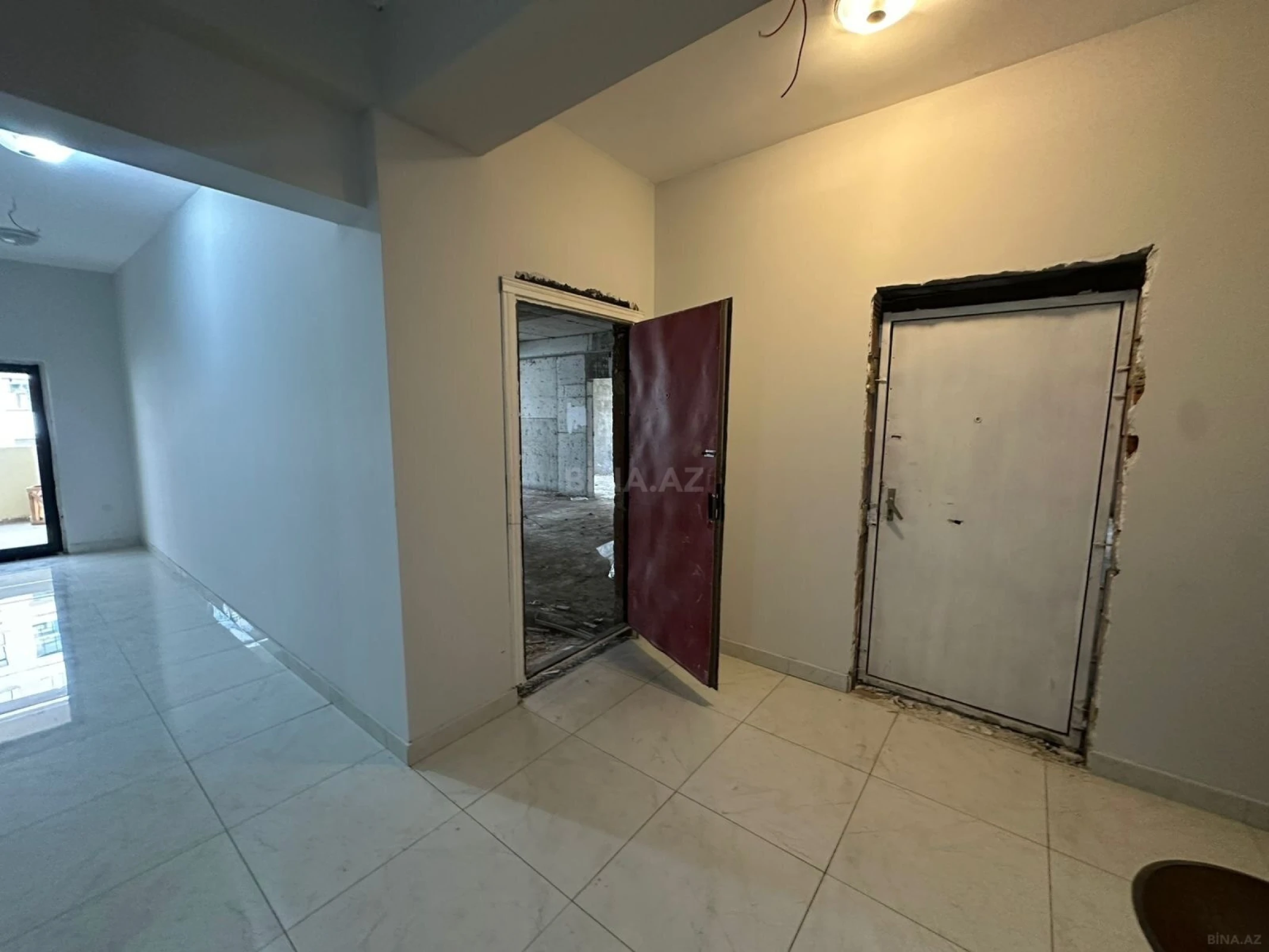 Satılır 3 otaqlı mənzil 110 m²