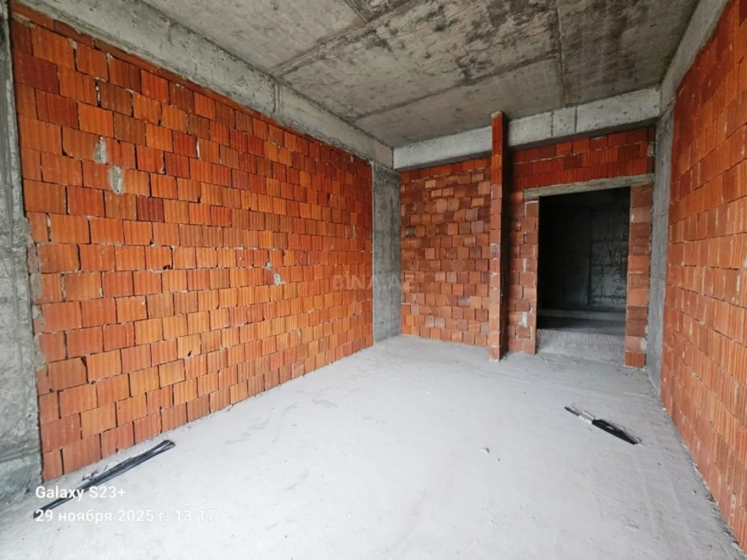 Satılır 4 otaqlı mənzil 225 m²