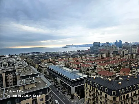 Satılır 4 otaqlı mənzil 225 m²