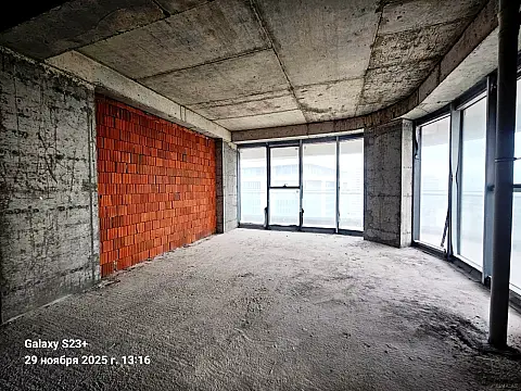 Satılır 4 otaqlı mənzil 225 m²