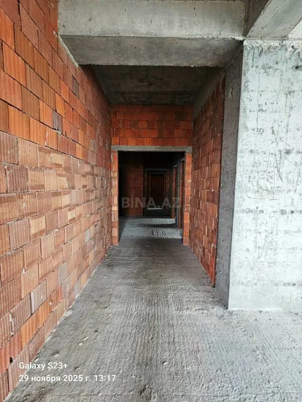 Satılır 4 otaqlı mənzil 225 m²