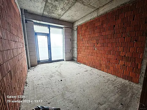 Satılır 4 otaqlı mənzil 225 m²