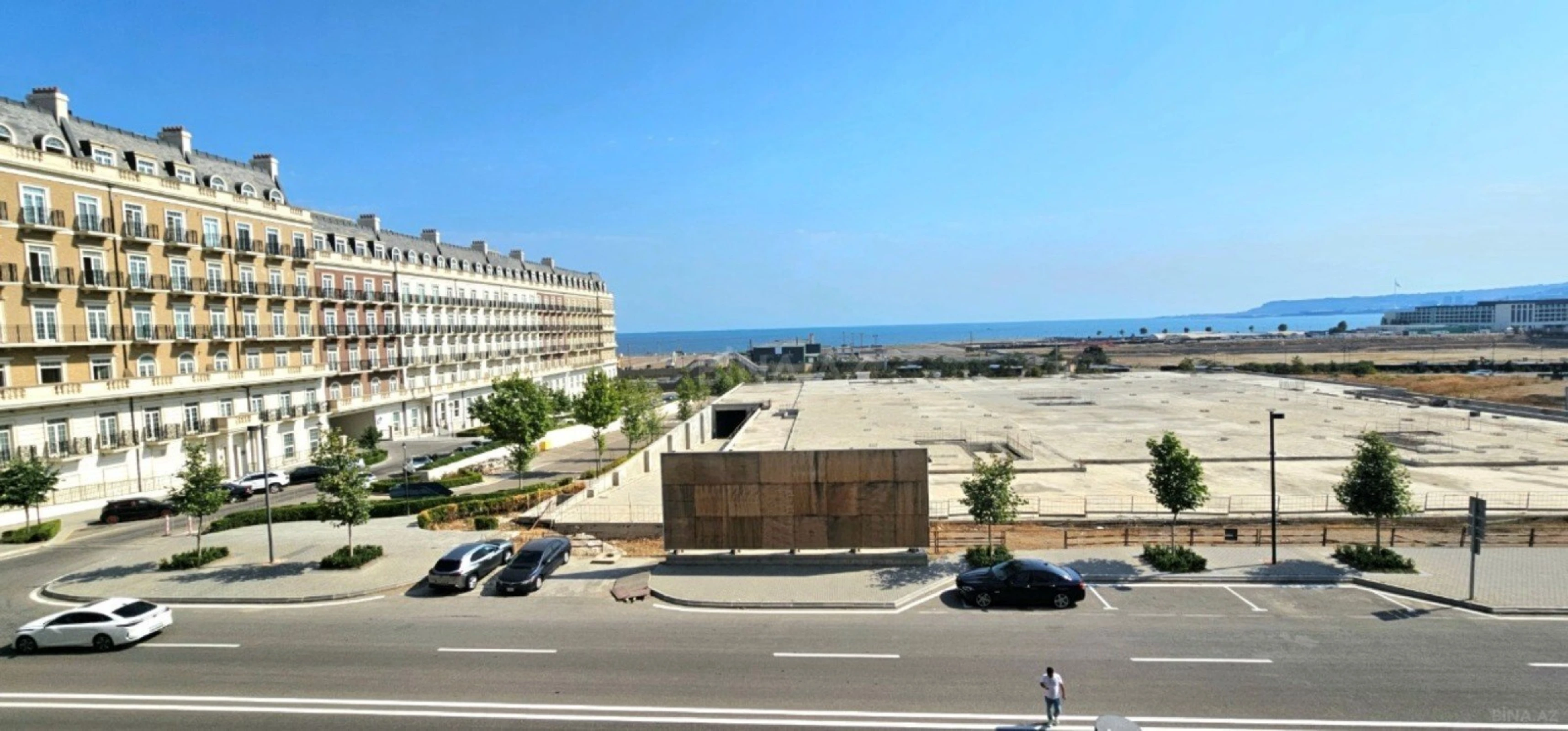 Satılır 4 otaqlı mənzil 143 m²