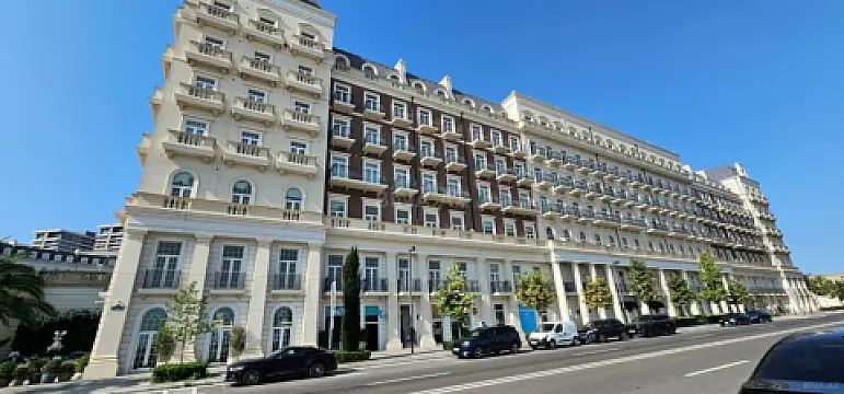 Satılır 4 otaqlı mənzil 143 m²