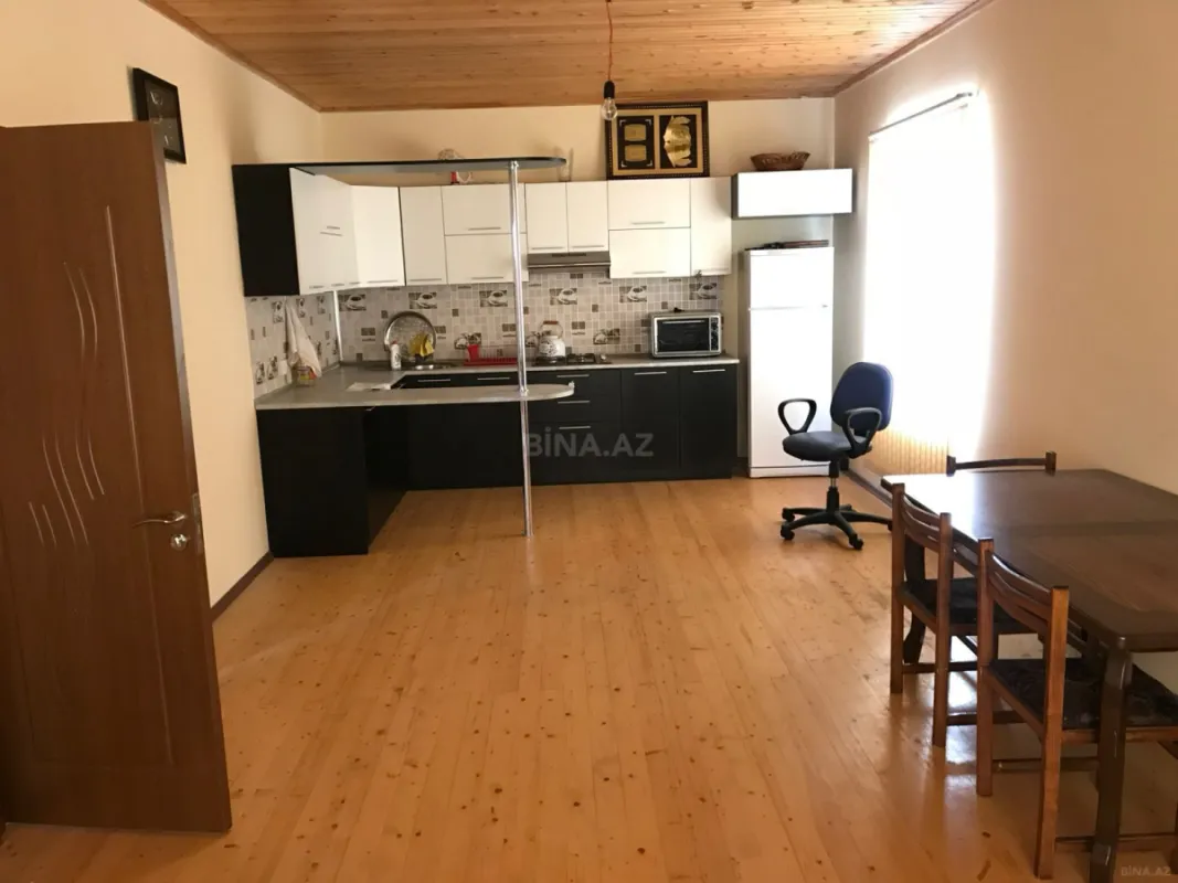 Satılır 3 otaqlı həyət evi 140 m²