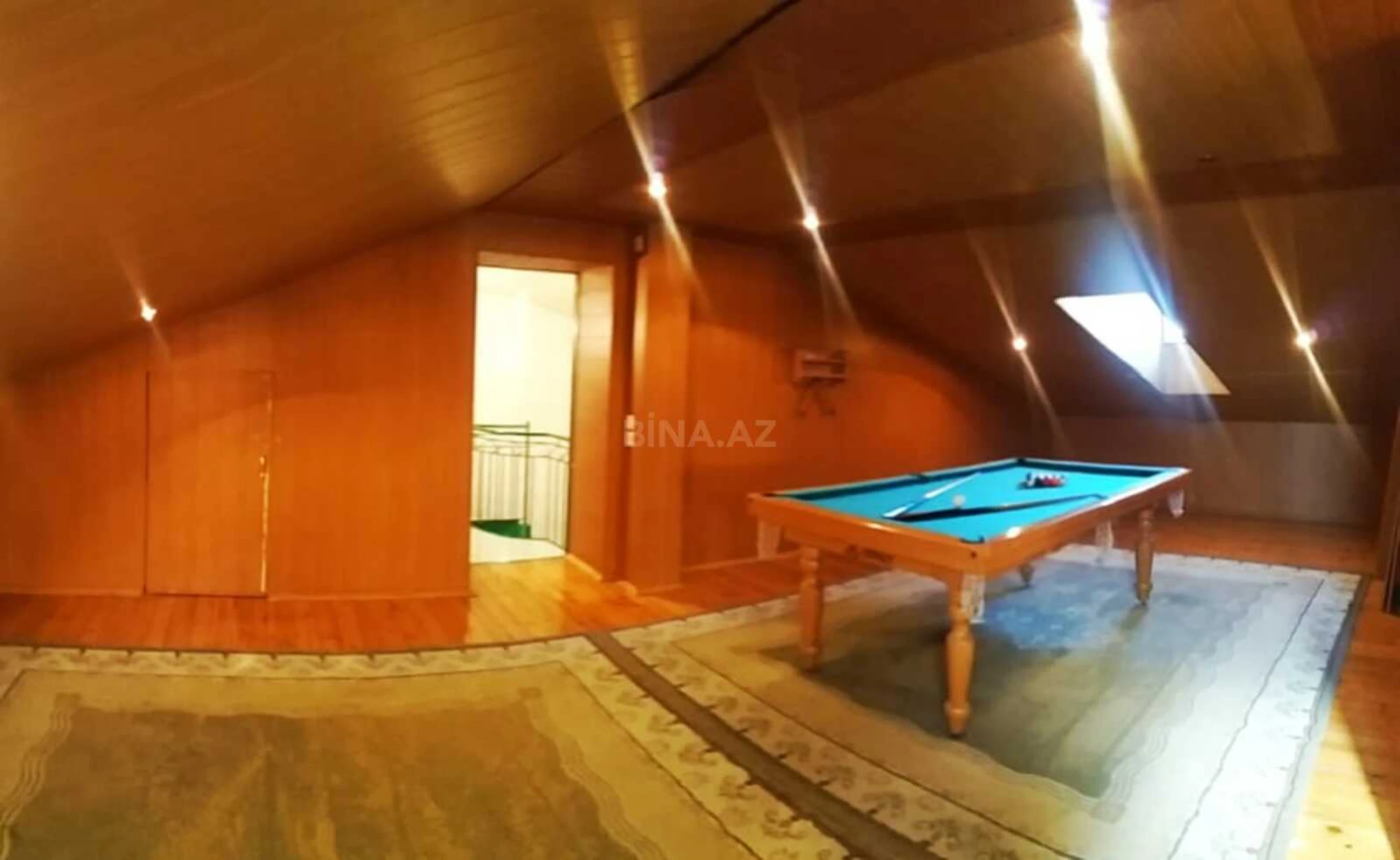 Satılır 7 otaqlı mənzil 287 m²