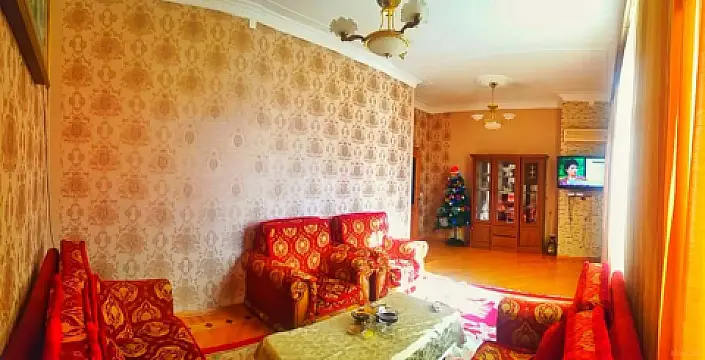 Satılır 7 otaqlı mənzil 287 m²