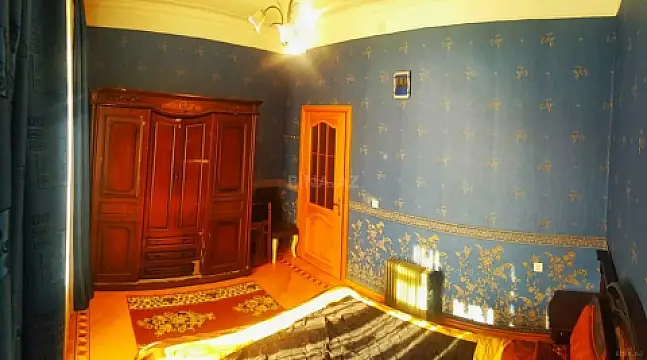 Satılır 7 otaqlı mənzil 287 m²