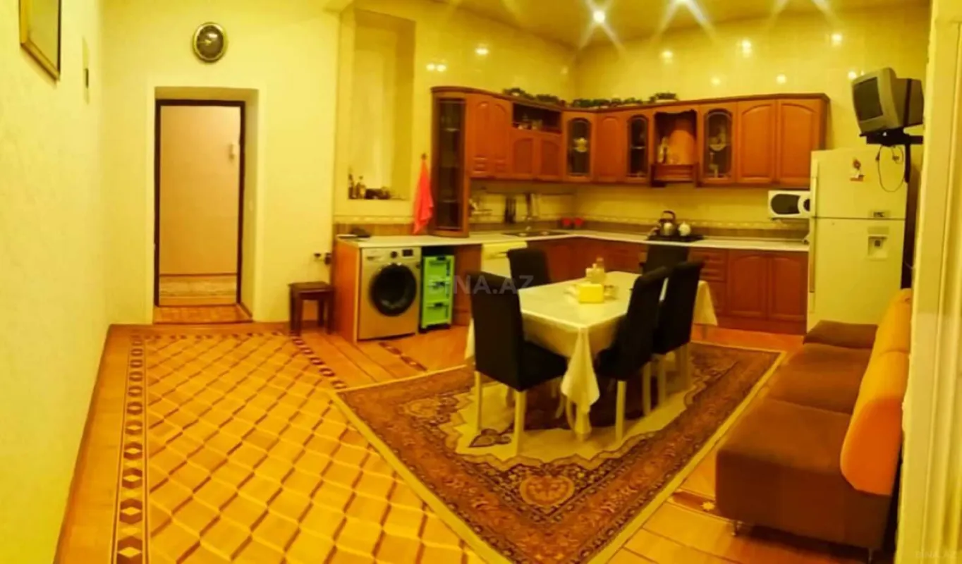 Satılır 7 otaqlı mənzil 287 m²