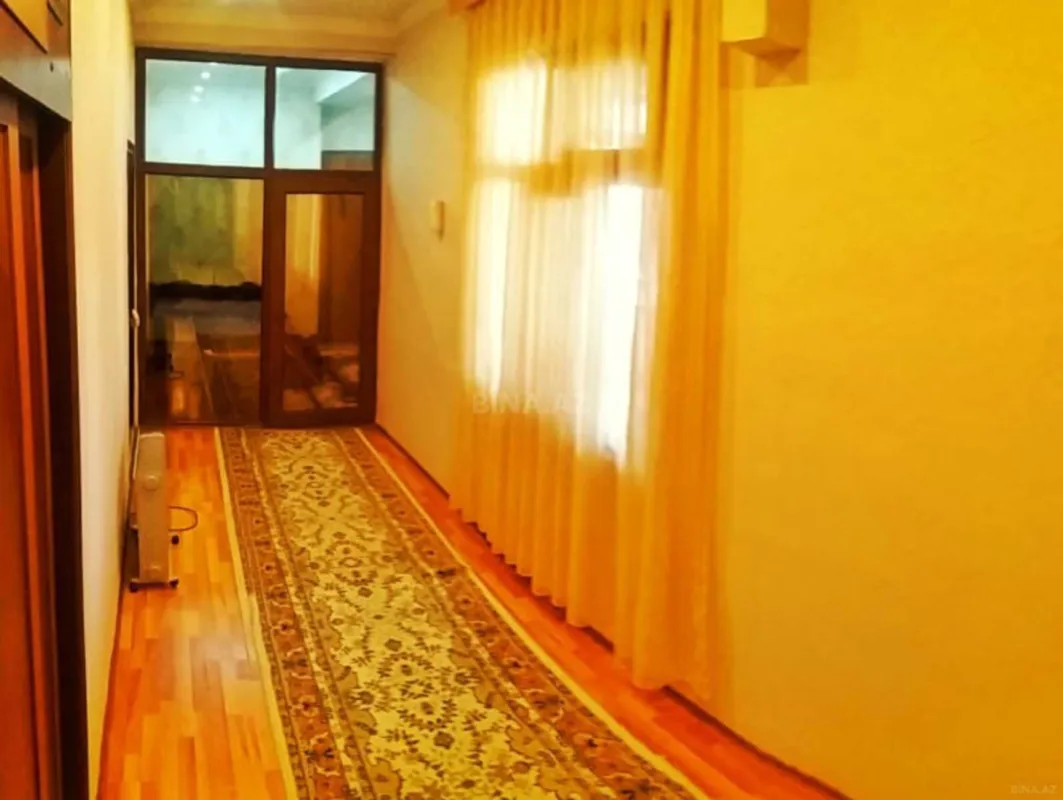 Satılır 7 otaqlı mənzil 287 m²