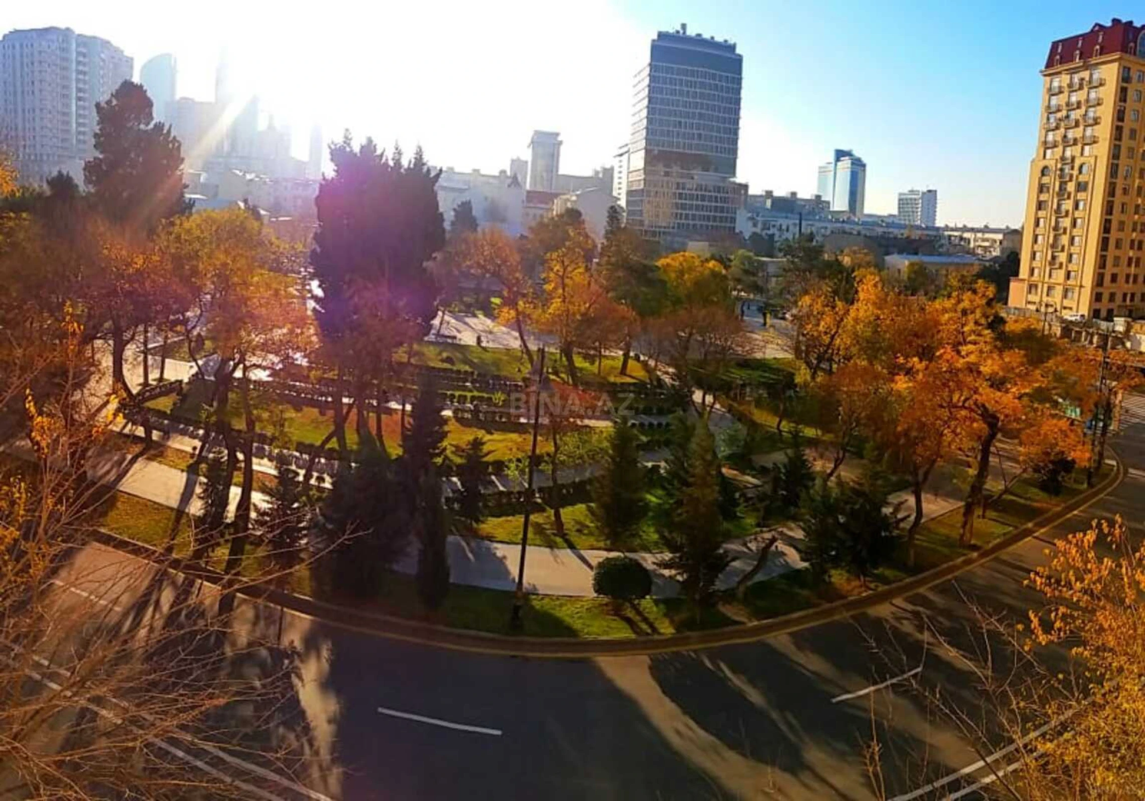 Satılır 7 otaqlı mənzil 287 m²