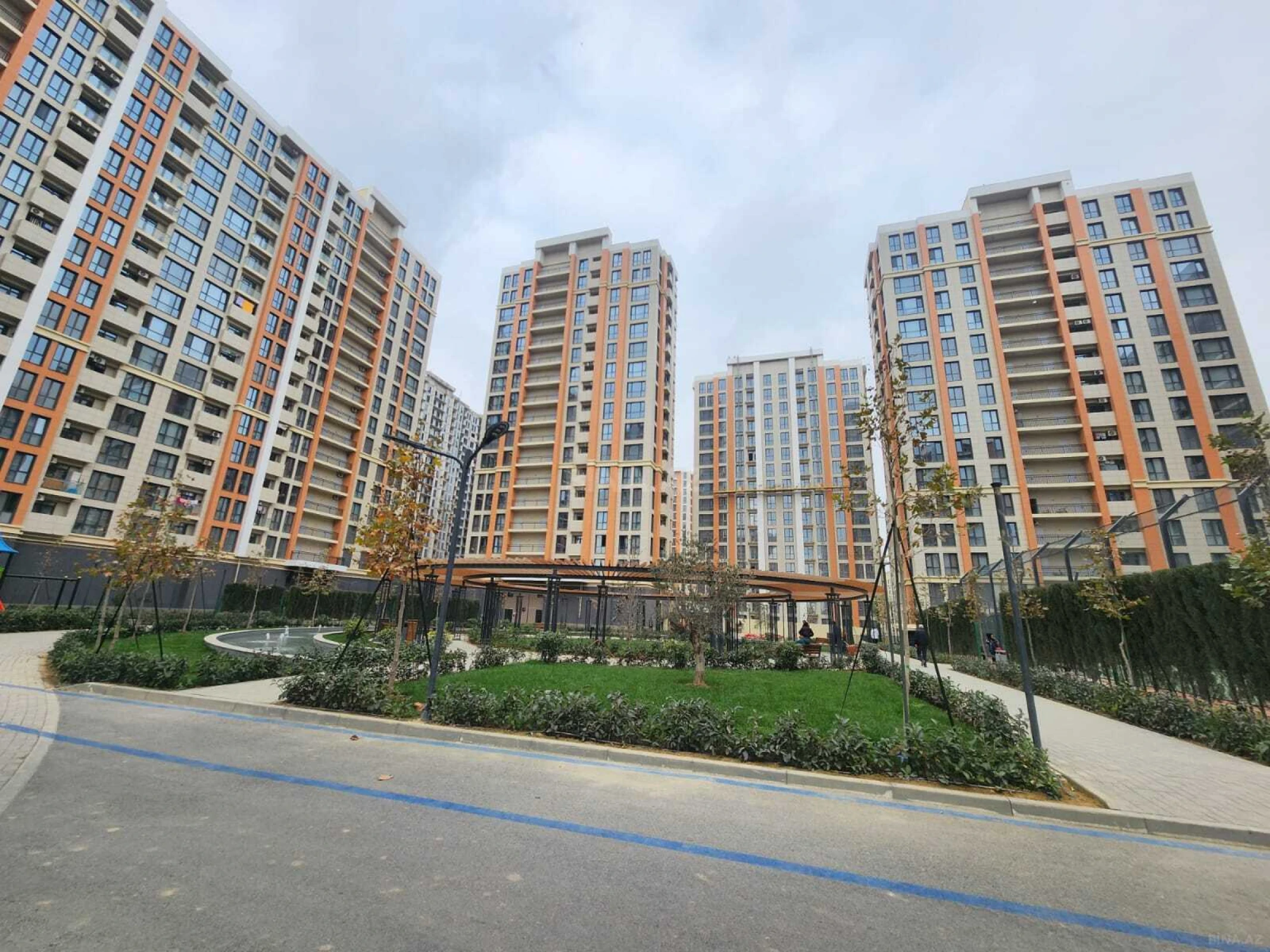 Satılır 2 otaqlı mənzil 45 m²