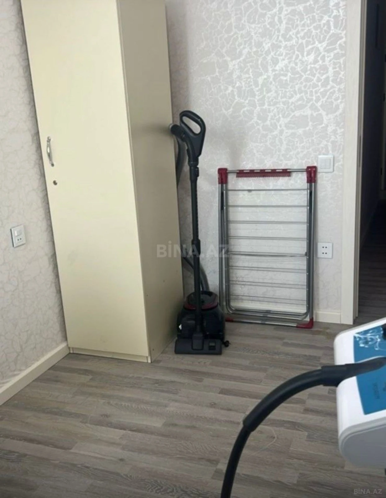 Satılır 3 otaqlı mənzil 121 m²