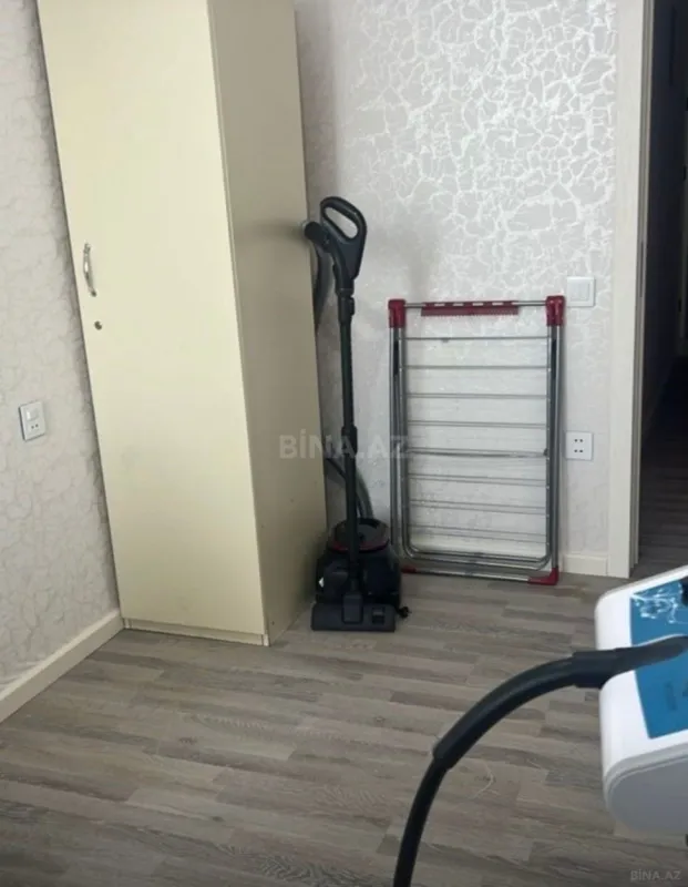Satılır 3 otaqlı mənzil 121 m²