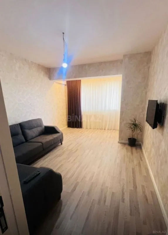 Satılır 3 otaqlı mənzil 121 m²