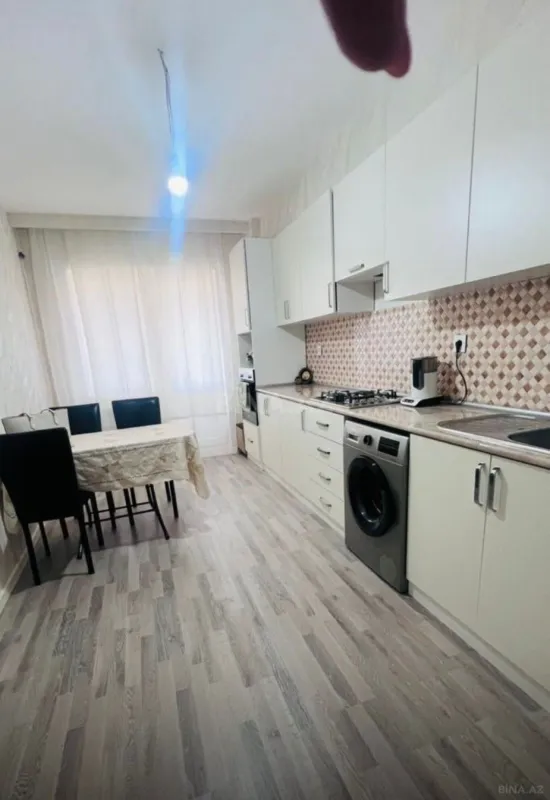 Satılır 3 otaqlı mənzil 121 m²