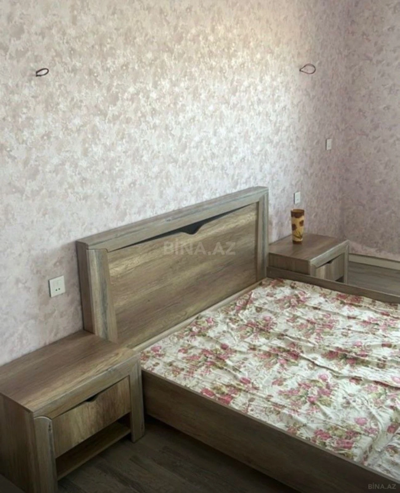 Satılır 3 otaqlı mənzil 121 m²