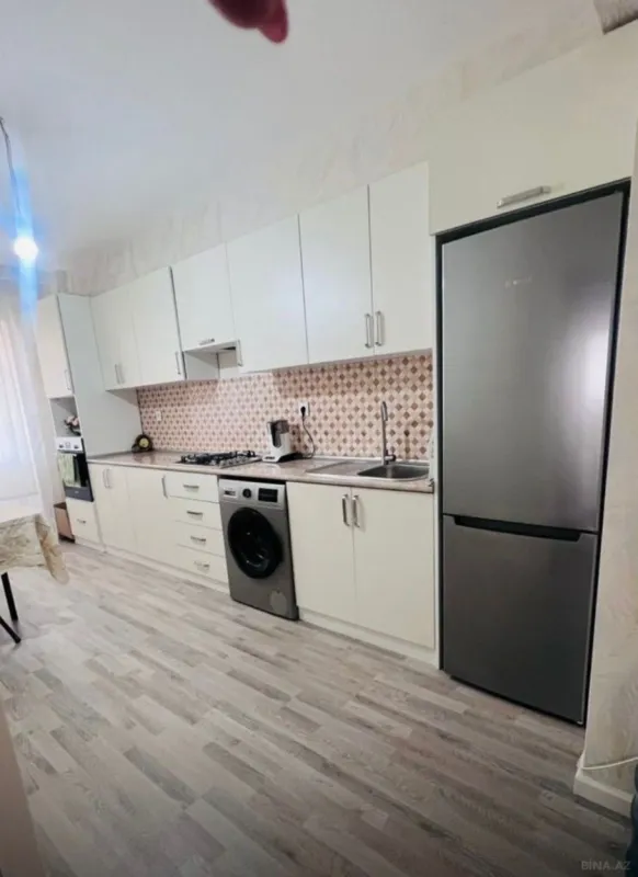 Satılır 3 otaqlı mənzil 121 m²