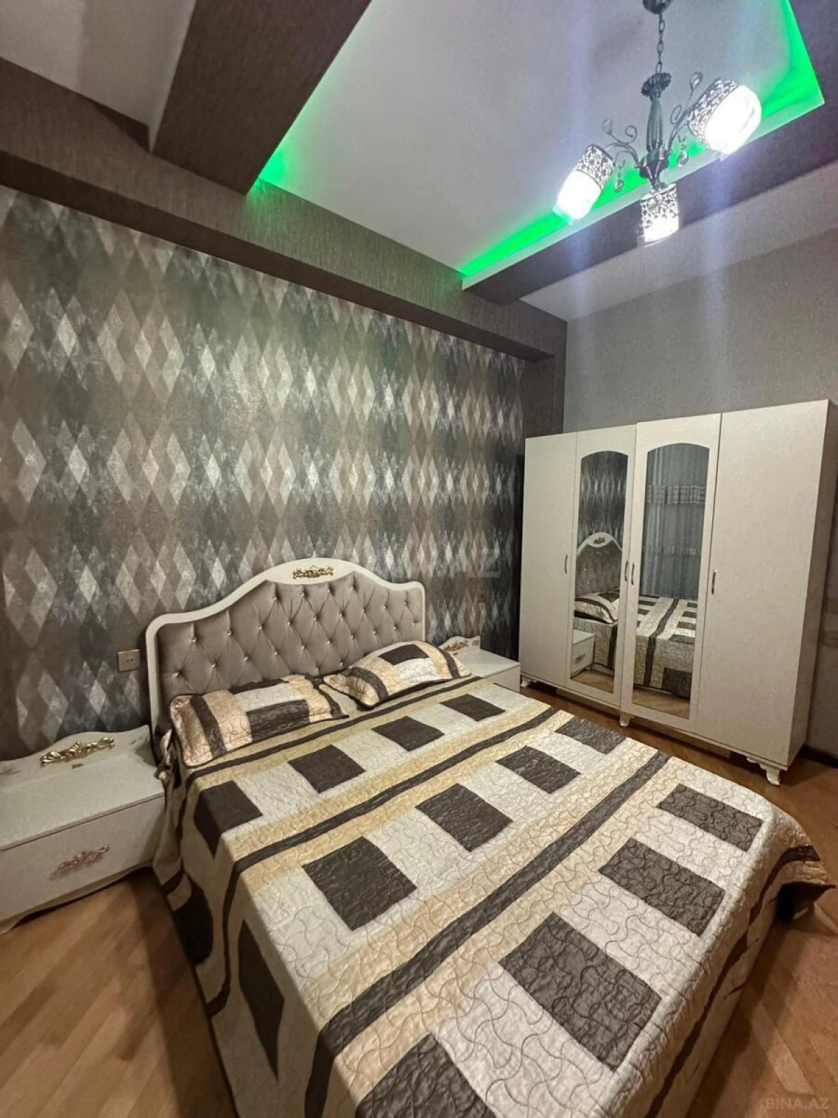 Kirayə verilir 2 otaqlı mənzil 60 m²