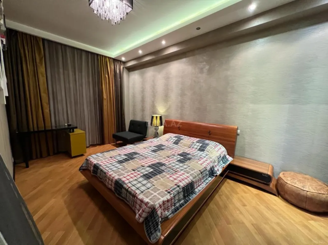 Satılır 3 otaqlı mənzil 95 m²