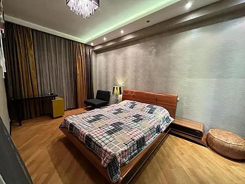 Satılır 3 otaqlı mənzil 95 m²
