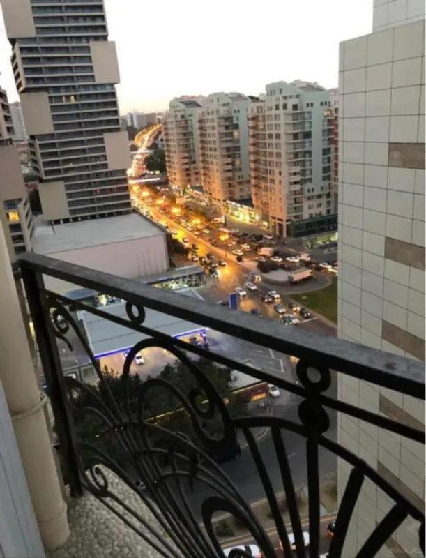 Satılır 3 otaqlı mənzil 95 m²