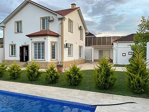 Kirayə verilir 4 otaqlı həyət evi 205 m²